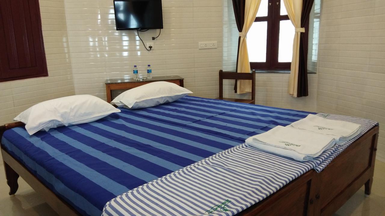 Hotel Jebasakthy Kanyakumari Exteriör bild