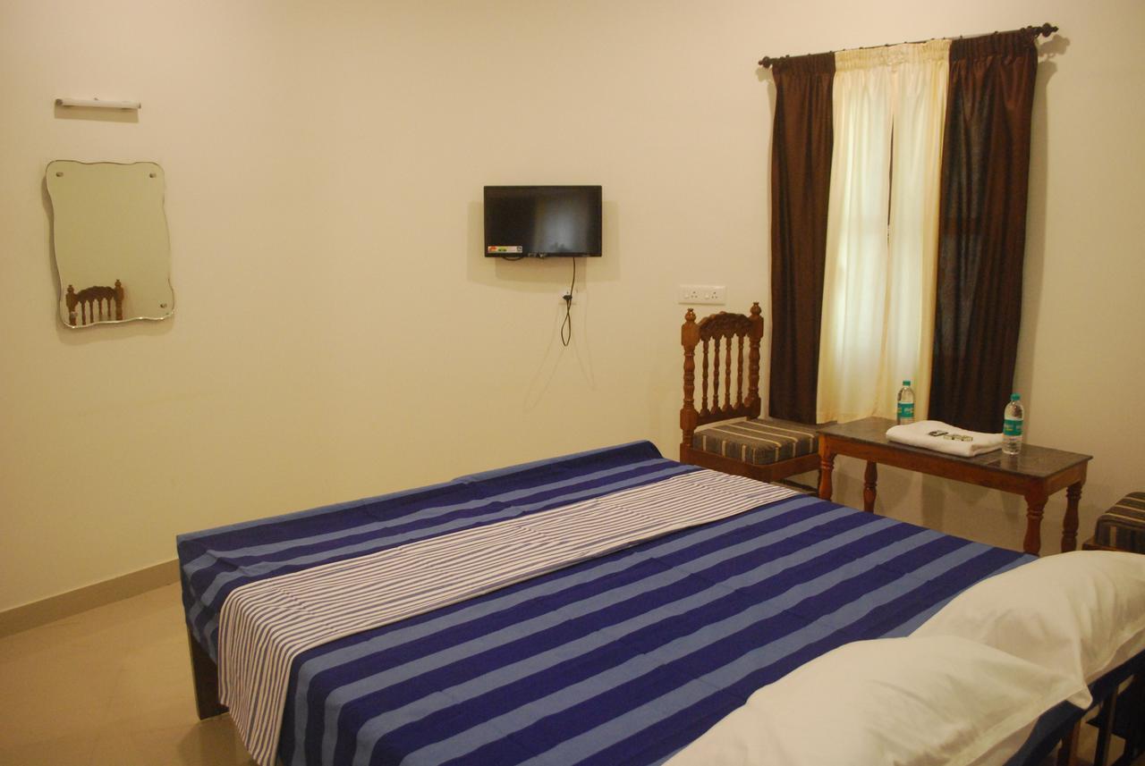 Hotel Jebasakthy Kanyakumari Exteriör bild