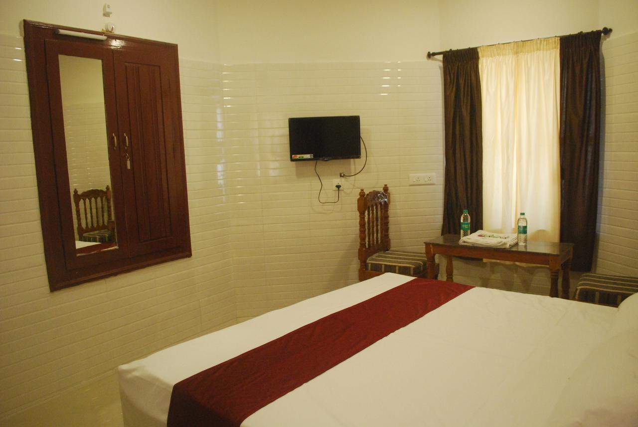 Hotel Jebasakthy Kanyakumari Exteriör bild